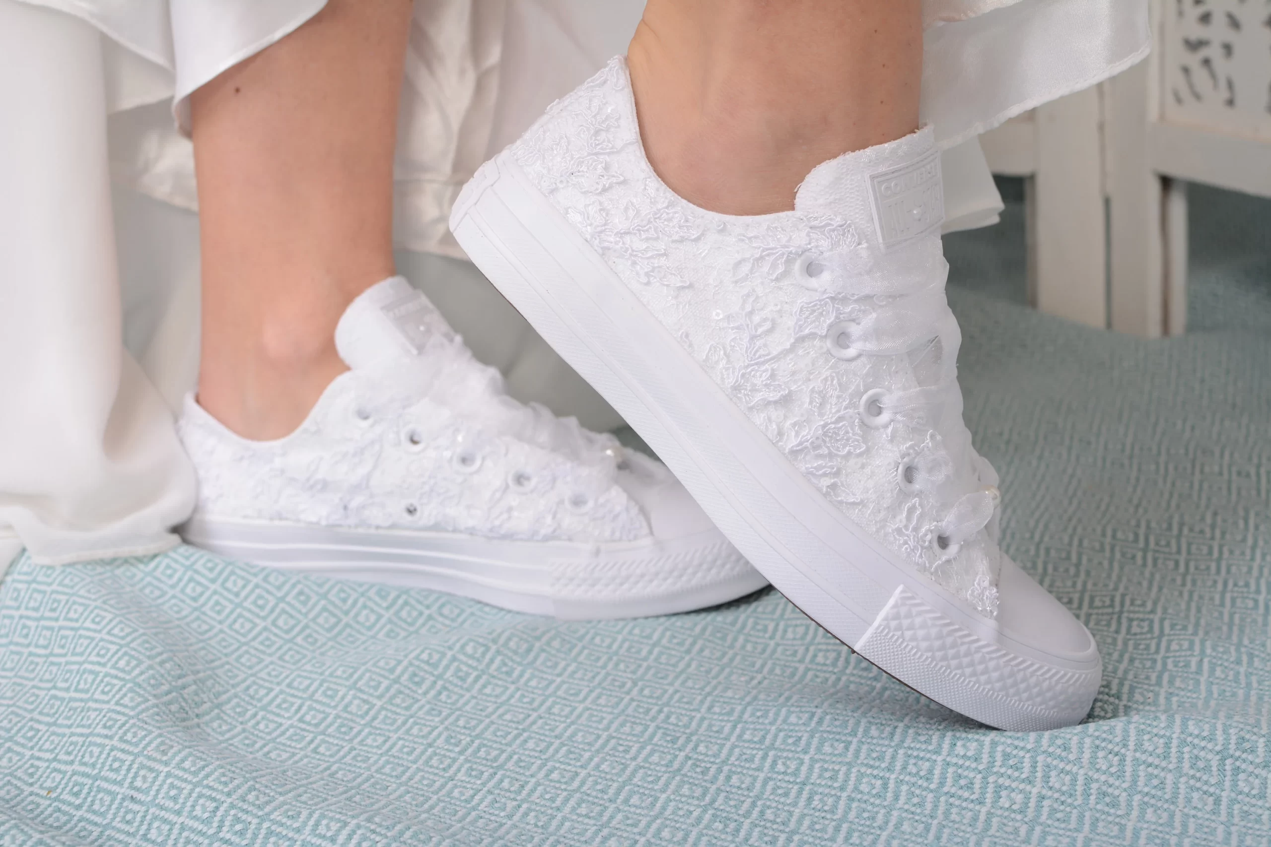 Afleiding Etna Skiën Luxury White Wedding Converse Sneakers For Bride – Lovin Bridal